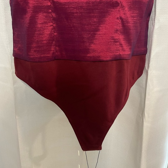 Majorelle Deep Wine Color Body Suit Square Neck Puff Sleeve Zip/Tie Back Sz XS - Picture 3 of 6